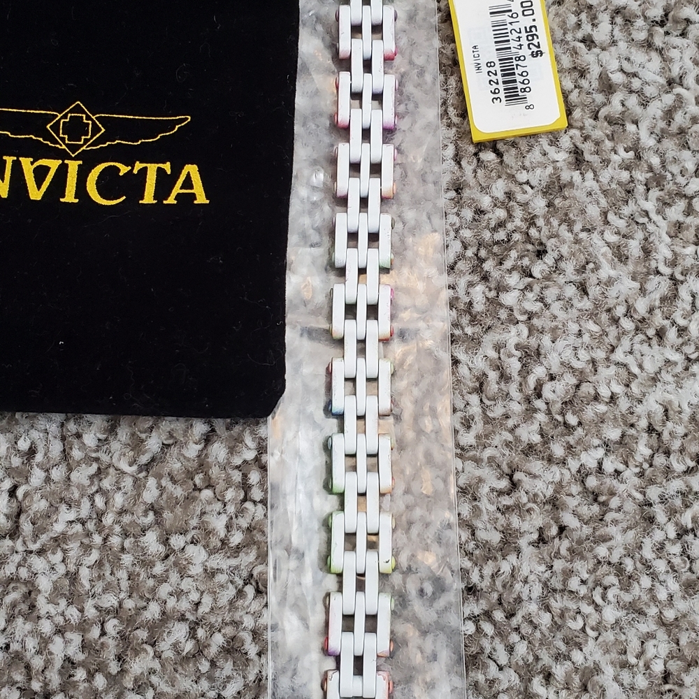 Invicta - Picture 2 of 2